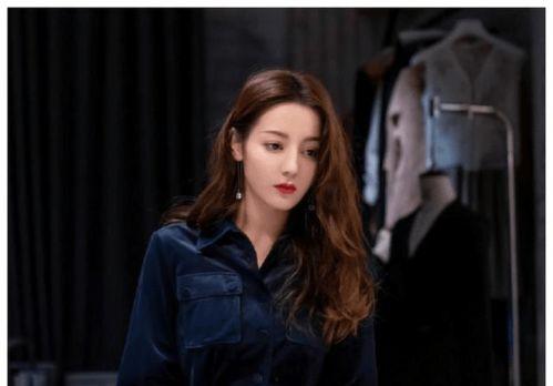 娱乐圈恋情吃瓜四字,揭秘明星背后的情感纠葛