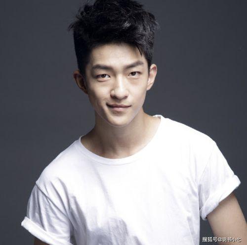 在娱乐圈吃瓜的小说男主